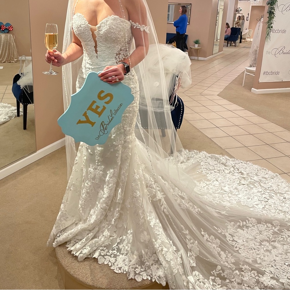 NEW Wedding Dress - NO ALTERATIONS - Martina Liana 1103